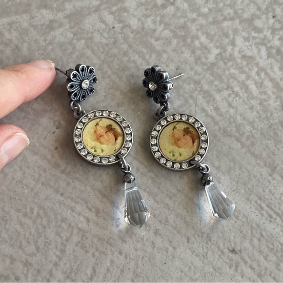 Dolce & Gabbana authentic vintage baroque pendant portrait drop earrings crystal - Picture 3 of 4